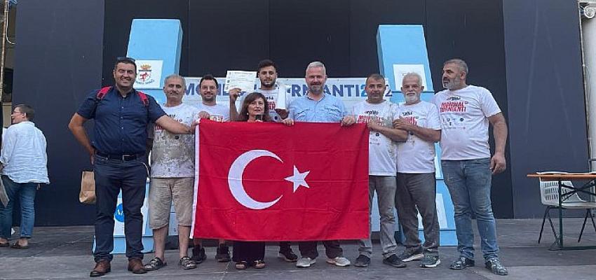 İtalya’nın Faenza kentinde gerçekleştirilen Uluslararası Argilla Seramik Festivali’ne Menemen’den davet