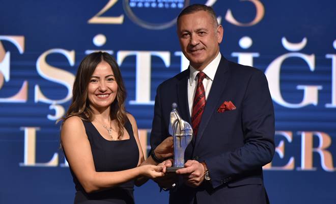 Kadın Dostu Markalar Platformu’nun “İyiliğe Bir İlmek” projesi kapsamında kadın-erkek