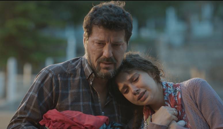 “Gülizar Yol Ayrımı” Duygu Yüklü Hikayesiyle Geliyor! Yapımcılığını ve yönetmenliğini
